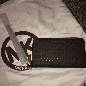 Michael Kors wristlet